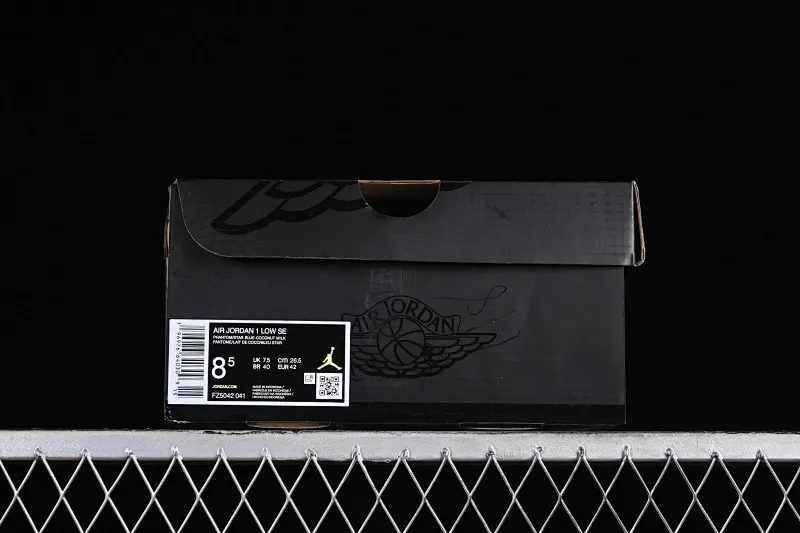 All categories Air Jordan Jordan series basketball shoes Air Jordan 1 Low G version pure original Air Jordan 1 Low AJ1 Joe 1 Valentine's Day limited denim denim low-bang cultural casual sneakers FZ5042-041